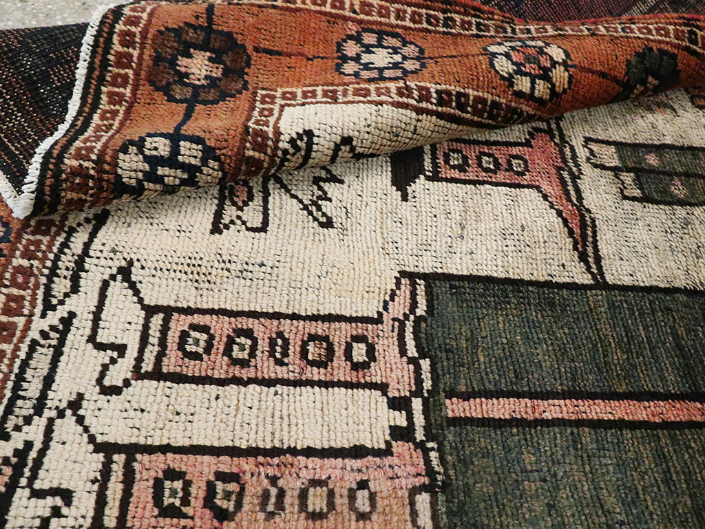 Vintage Persian Bakhtiari Pictorial Rug, No.30035 - Gsblank
