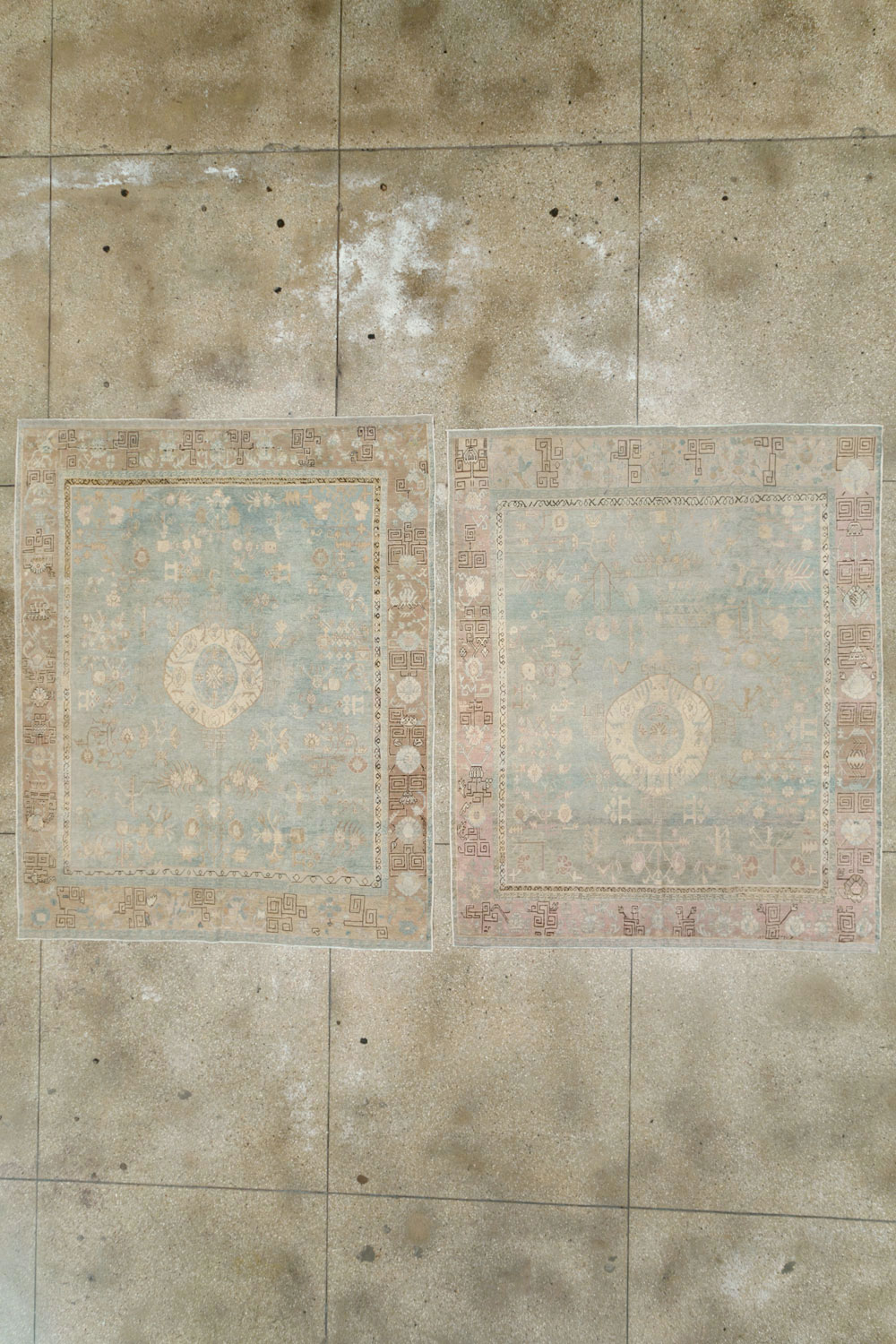 Antique East Turkestan Khotan Accent Rug, No.30043 - Gsblank