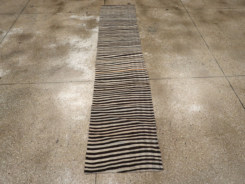 Vintage Persian Flatweave Kilim Runner, No.30046 - Gsblank