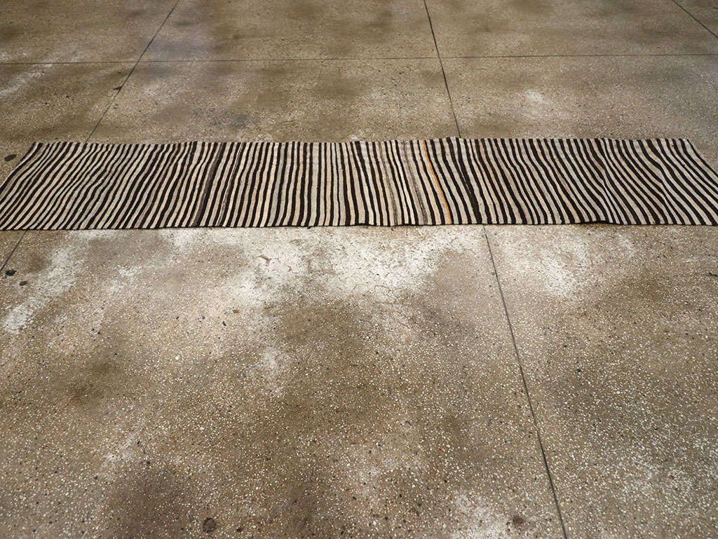 Vintage Persian Flatweave Kilim Runner, No.30046 - Gsblank