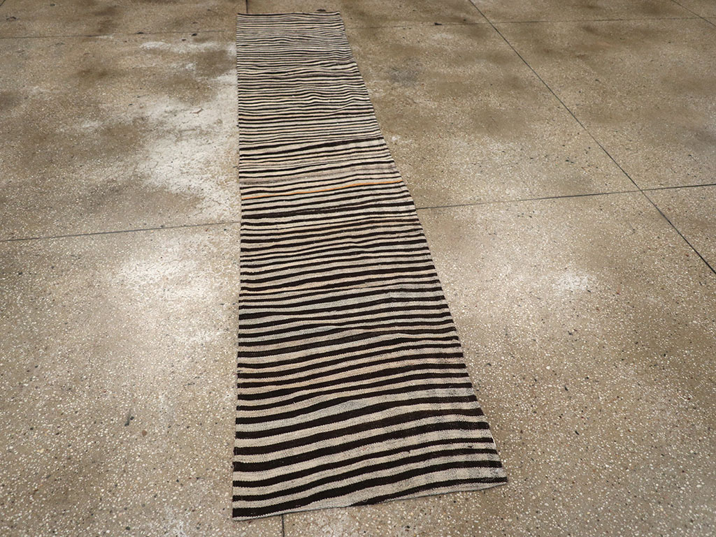 Vintage Persian Flatweave Kilim Runner, No.30046 - Gsblank