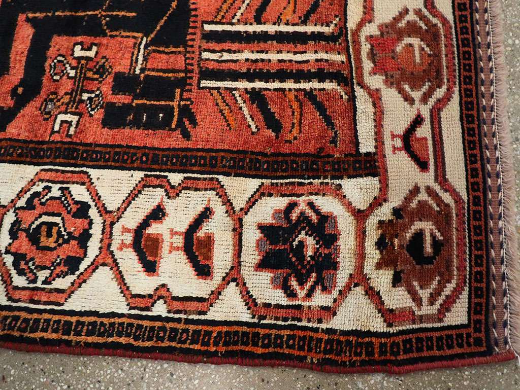 Vintage Persian Pictorial Bakhtiari Accent Rug, No.30144 - Gsblank