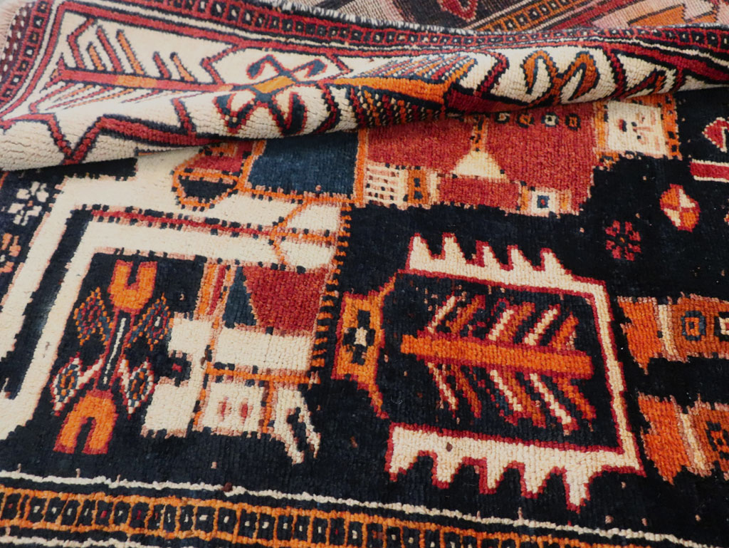 Vintage Persian Pictorial Bakhtiari Rug, No.30145 - Gsblank