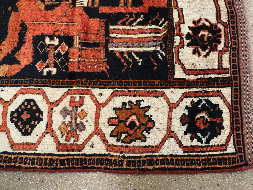 Vintage Persian Pictorial Bakhtiari Accent Rug, No.30146 - Gsblank