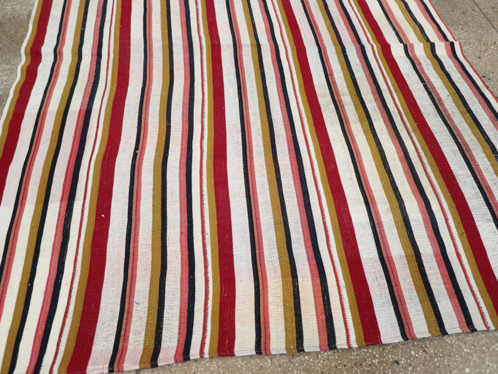 Vintage Turkish Kilim Accent Rug, No.30173 - Gsblank