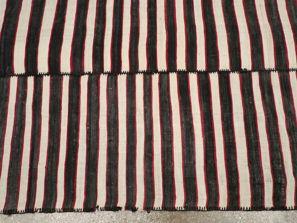 Vintage Persian Flatweave Kilim Accent Carpet, No.30176 - Gsblank