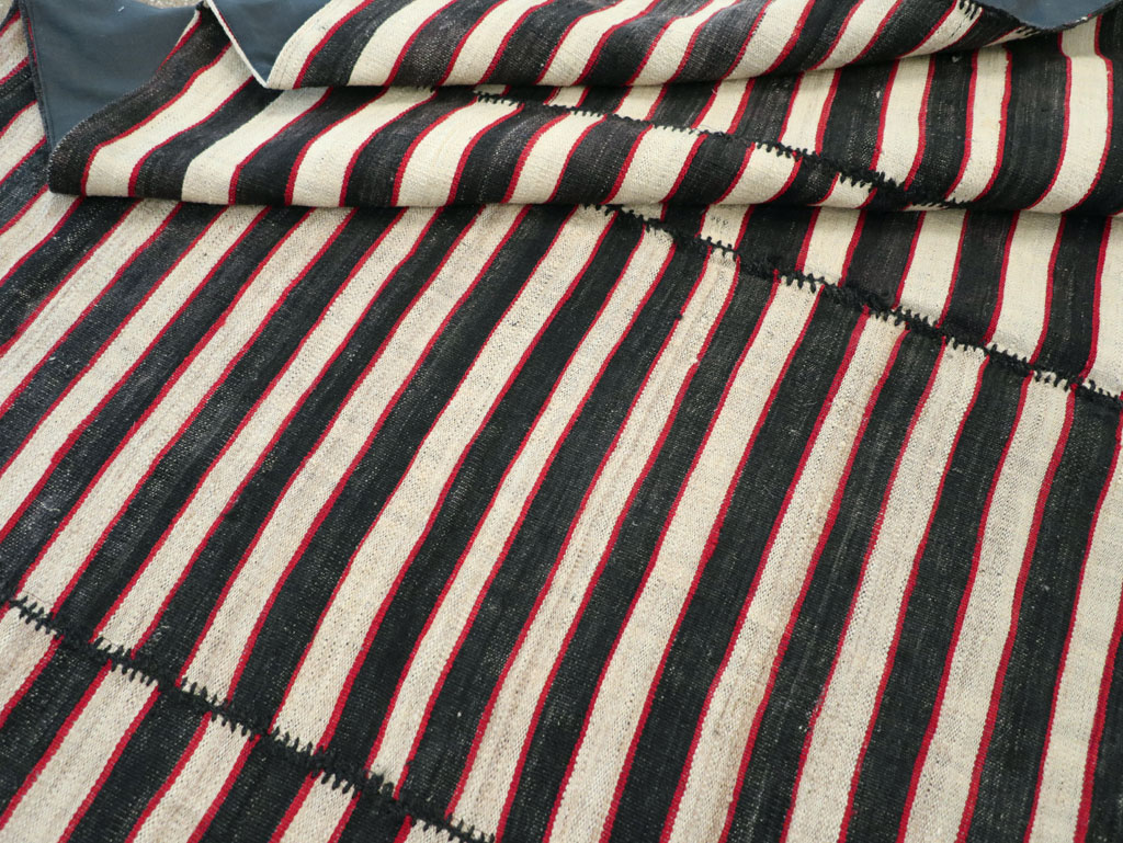 Vintage Persian Flatweave Kilim Accent Carpet, No.30176 - Gsblank