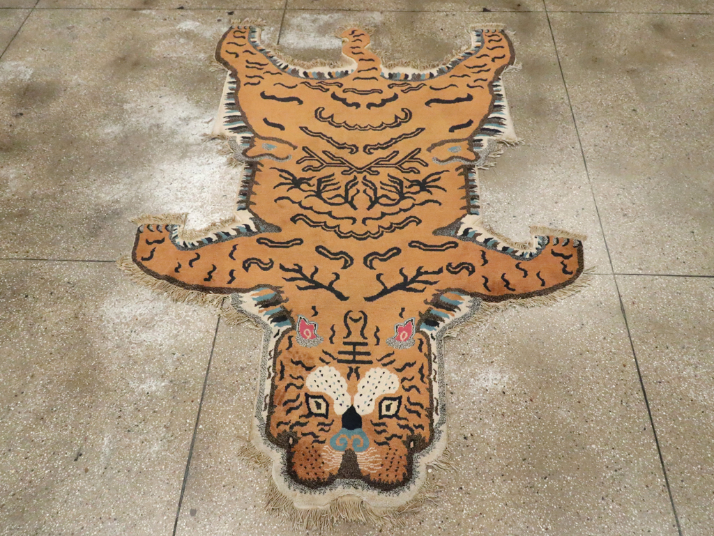 Vintage Pictorial Tibetan Rug, No.30210 - Gsblank