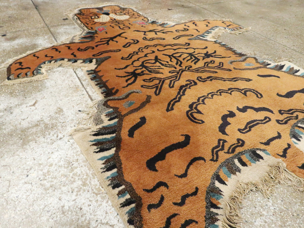 Vintage Pictorial Tibetan Rug, No.30210 - Gsblank