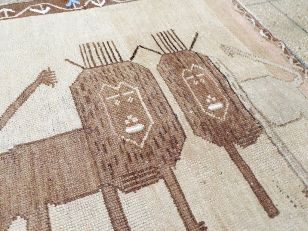 Vintage Turkish Anatolian Pictorial Accent Rug, No.30249 - Gsblank