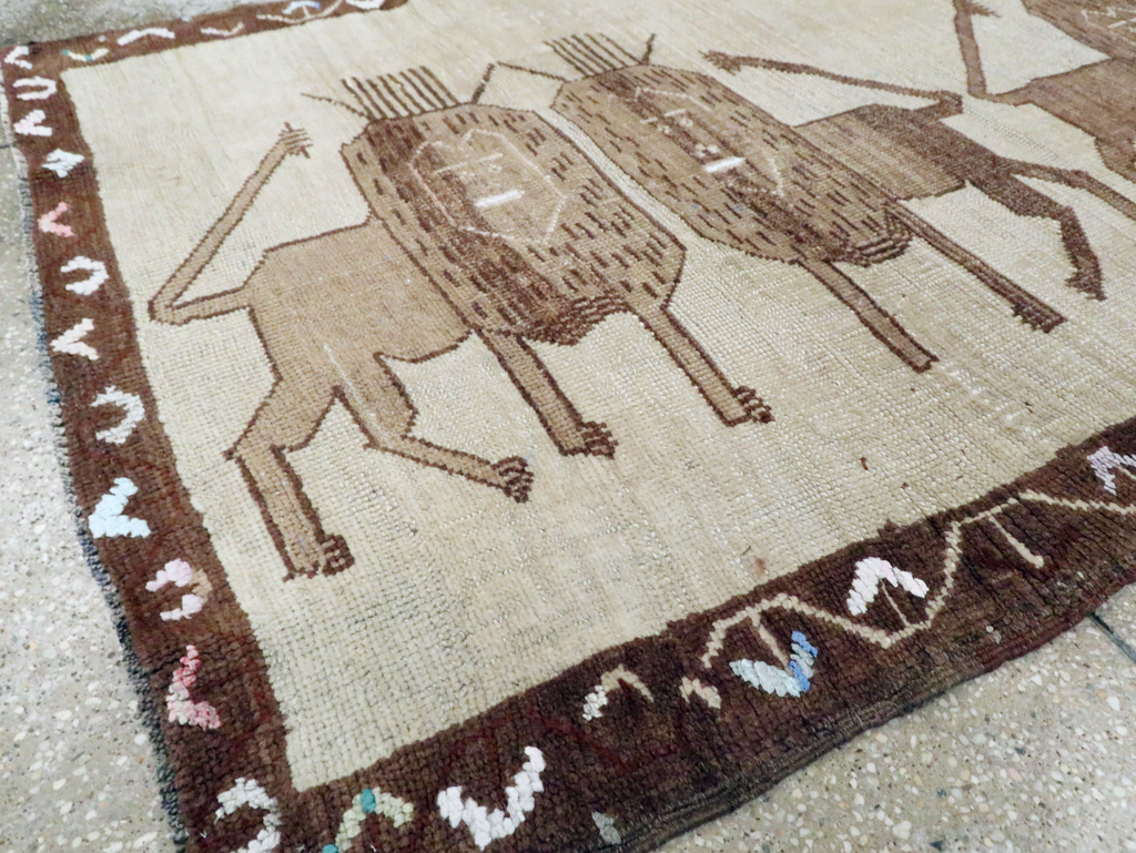 Vintage Turkish Anatolian Pictorial Accent Rug, No.30249 - Gsblank