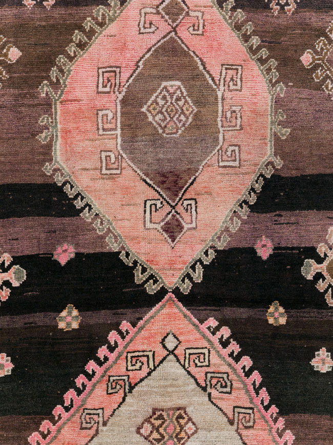 Vintage Anatolian Carpet, No.30257 - Gsblank