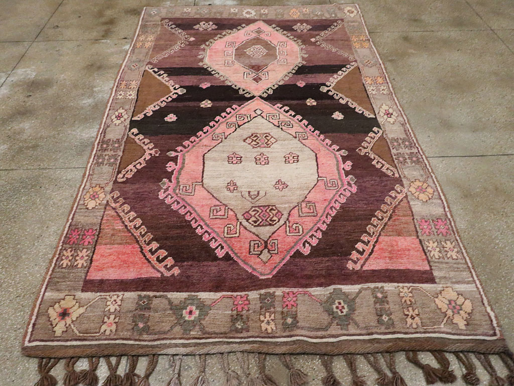 Vintage Anatolian Carpet, No.30257 - Gsblank