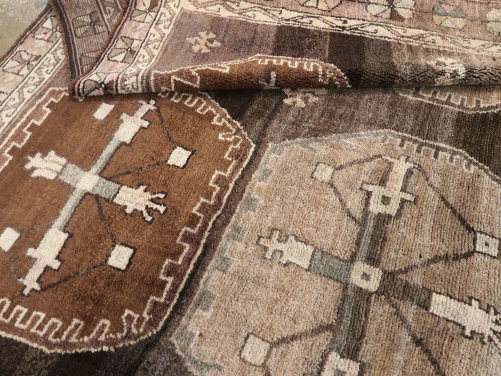 Vintage Turkish Anatolian Room Size Carpet, No.30278 - Gsblank