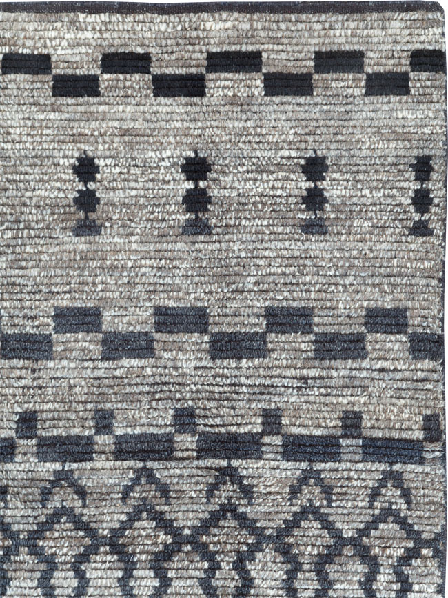 Contemporary Moroccan Inspired Accent Rug, No.30305 - Gsblank