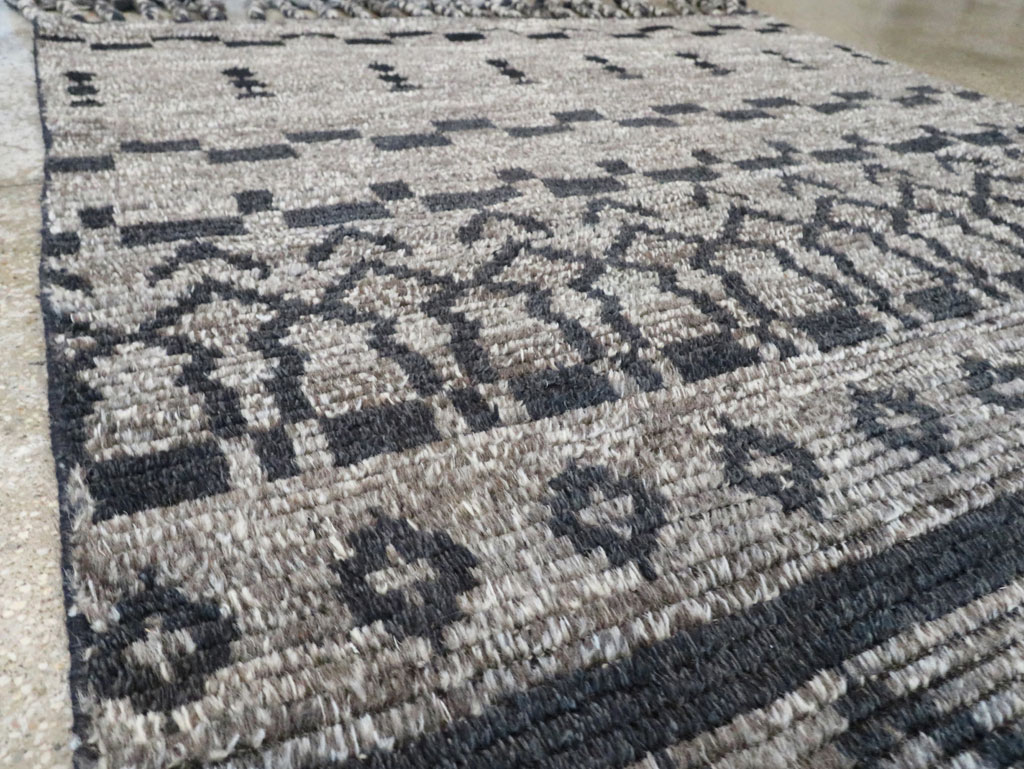 Contemporary Moroccan Inspired Accent Rug, No.30305 - Gsblank