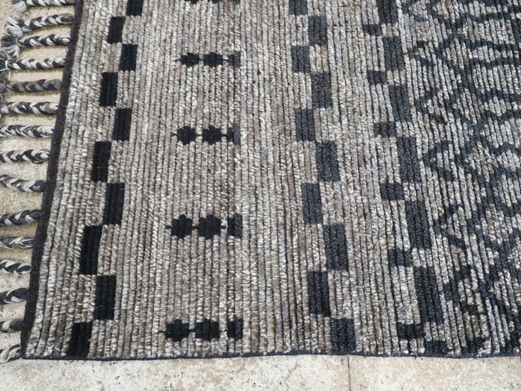Contemporary Moroccan Inspired Accent Rug, No.30305 - Gsblank
