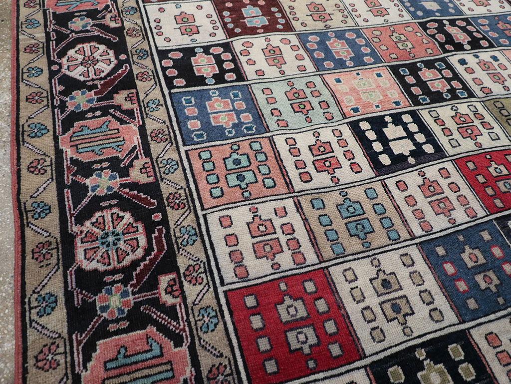 Vintage Persian Veece Small Room Size Carpet, No.30384 - Gsblank
