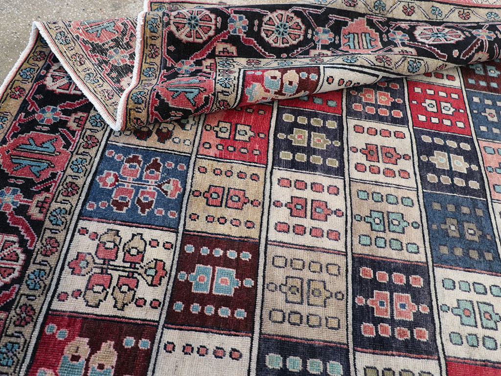 Vintage Persian Veece Small Room Size Carpet, No.30384 - Gsblank