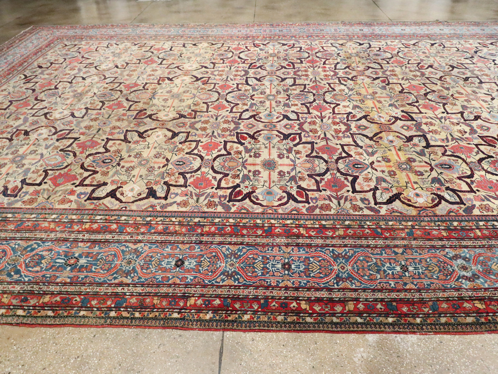 Antique Sarouk Fereghan Carpet, No.30399 - Gsblank