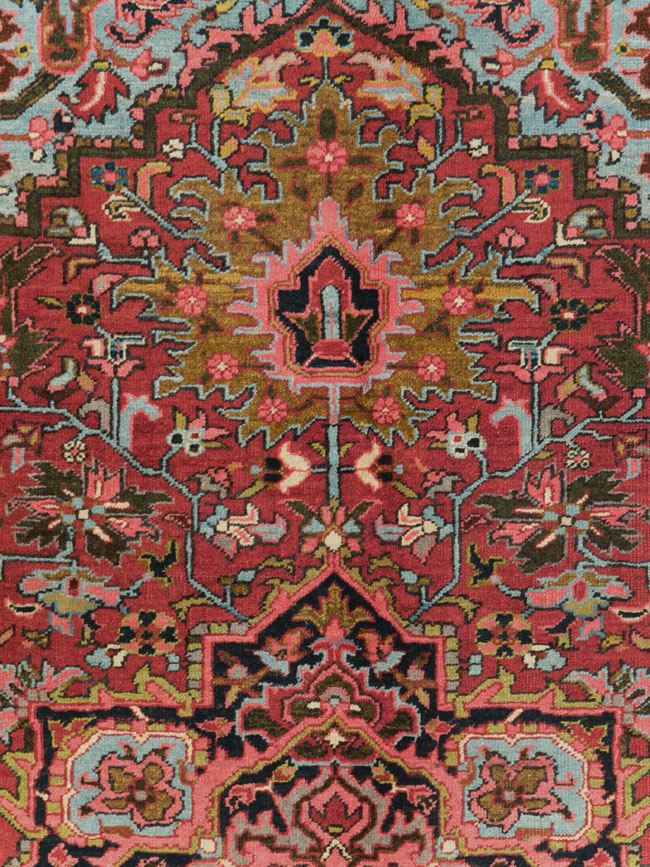 Vintage Persian Heriz Accent Carpet, No.30401 - Gsblank