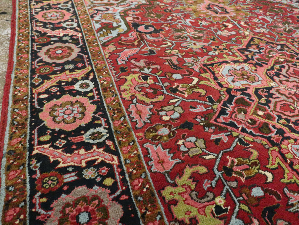 Vintage Persian Heriz Accent Carpet, No.30401 - Gsblank