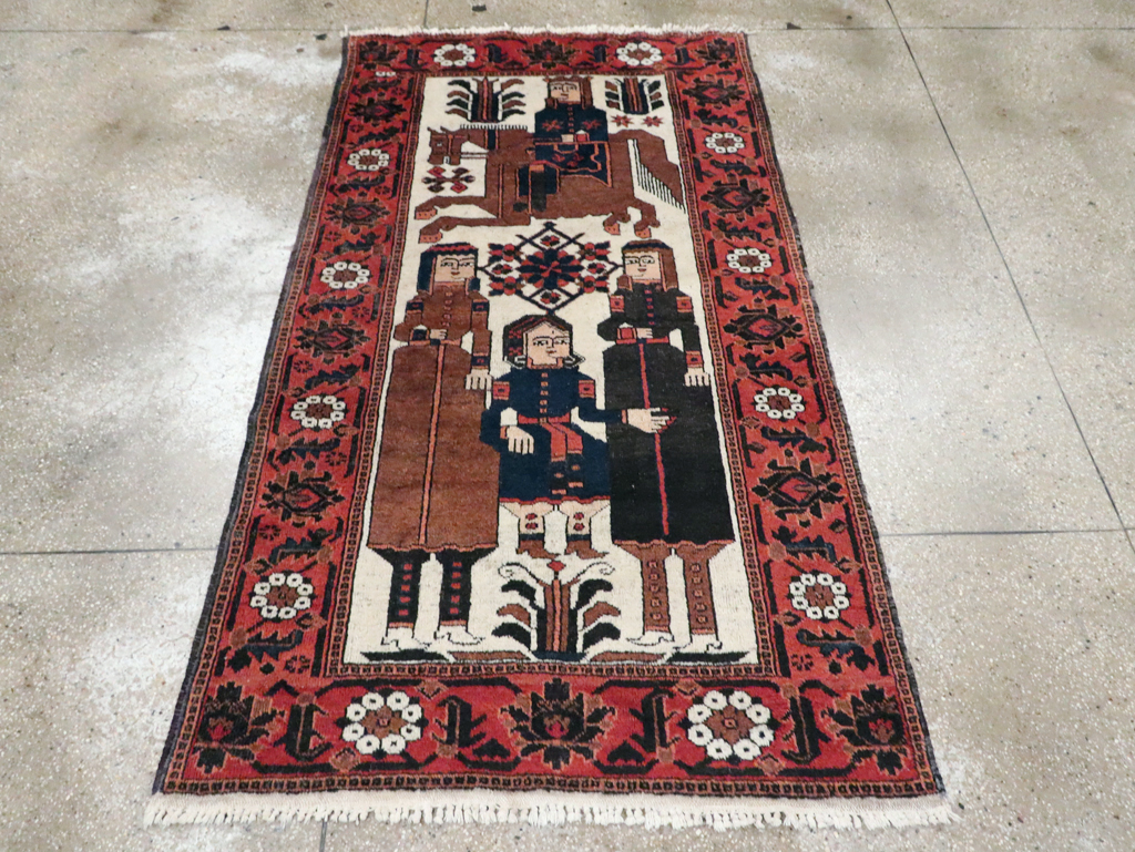 Vintage Pictorial Bakhtiari Rug, No.30427 - Gsblank