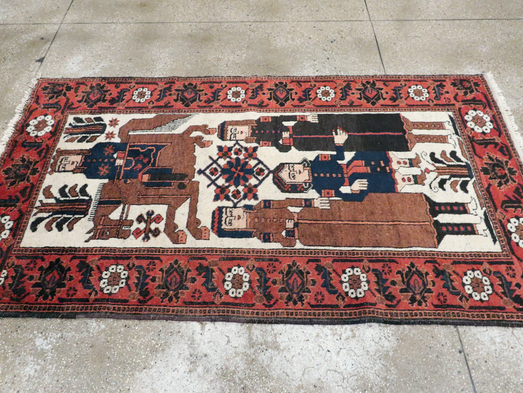 Vintage Pictorial Bakhtiari Rug, No.30427 - Gsblank