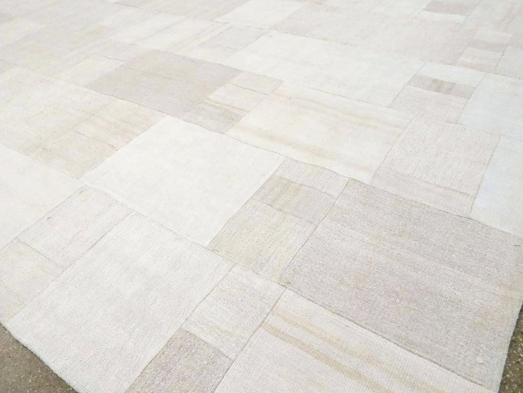 Contemporary Turkish Flatweave Kilim Room Size Carpet, No.30428 - Gsblank