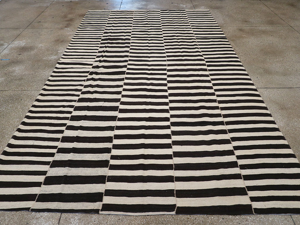 Modern Persian Flatweave Kilim Gallery Carpet, No.30455 - Gsblank