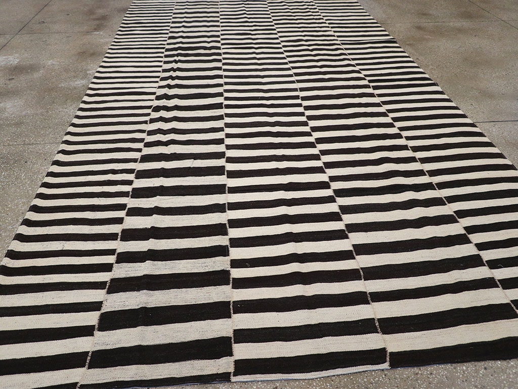 Modern Persian Flatweave Kilim Gallery Carpet, No.30455 - Gsblank