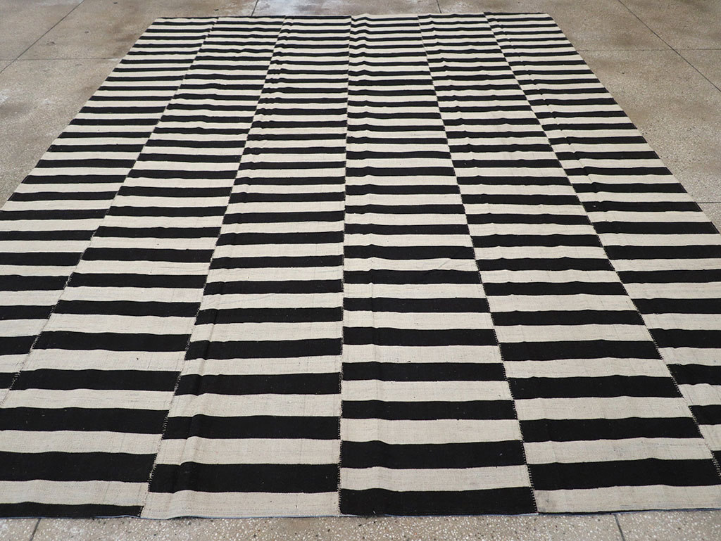 Modern Persian Flatweave Kilim Room Size Carpet, No.30456 - Gsblank