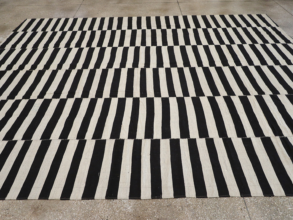 Modern Persian Flatweave Kilim Room Size Carpet, No.30456 - Gsblank