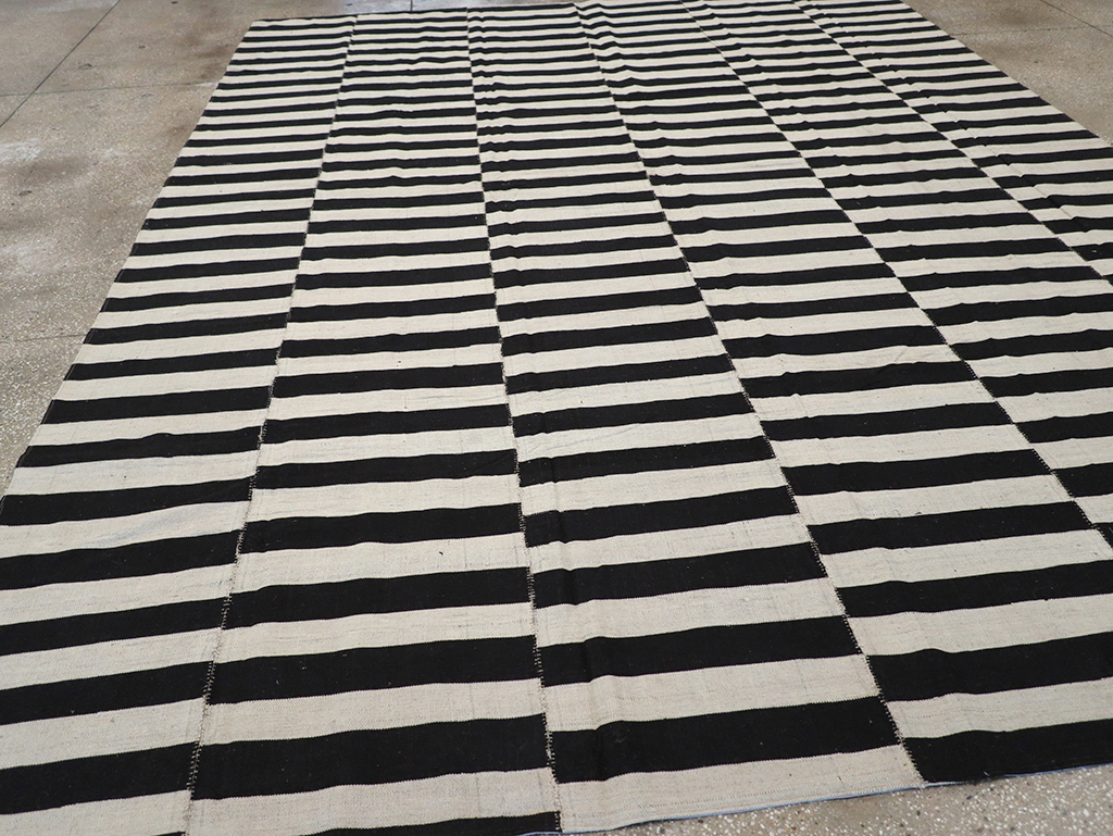 Modern Persian Flatweave Kilim Room Size Carpet, No.30456 - Gsblank