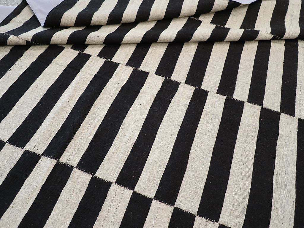 Modern Persian Flatweave Kilim Room Size Carpet, No.30456 - Gsblank