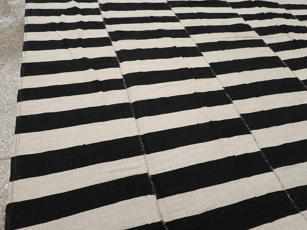 Modern Persian Flatweave Kilim Room Size Carpet, No.30457 - Gsblank