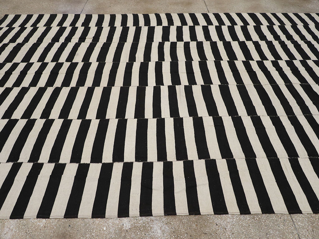 Modern Persian Flatweave Kilim Room Size Carpet, No.30457 - Gsblank