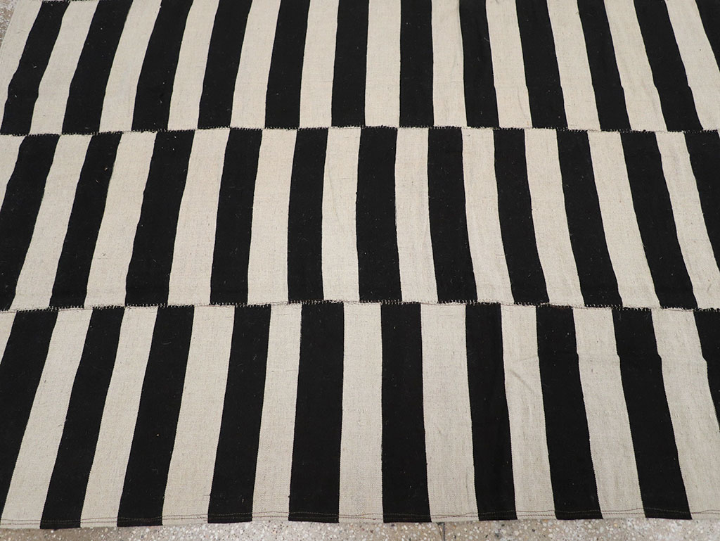 Modern Persian Flatweave Kilim Room Size Carpet, No.30457 - Gsblank