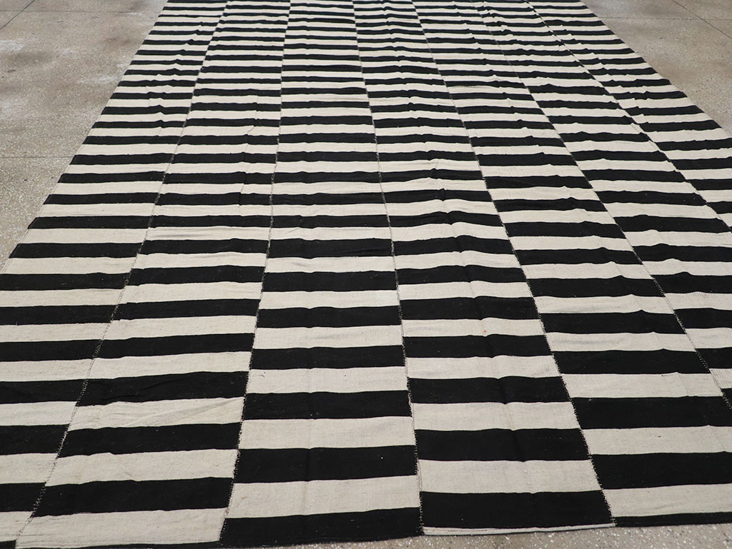 Modern Persian Flatweave Kilim Room Size Carpet, No.30457 - Gsblank