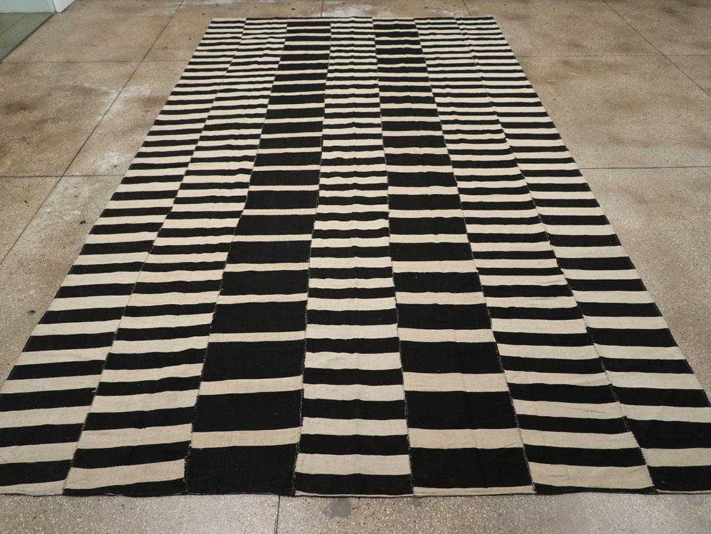 Modern Persian Flatweave Kilim Gallery Carpet, No.30458 - Gsblank