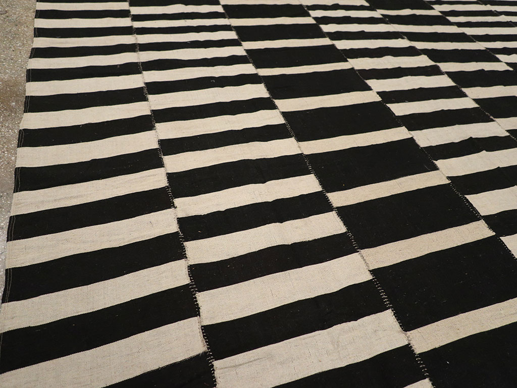 Modern Persian Flatweave Kilim Gallery Carpet, No.30458 - Gsblank