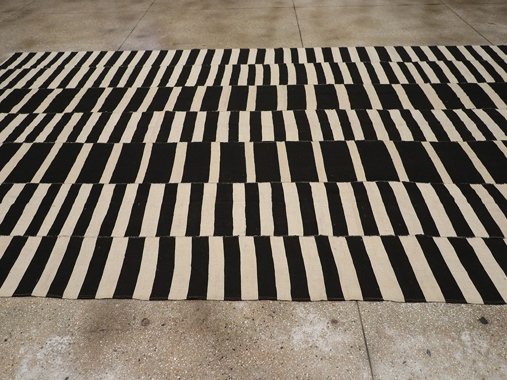 Modern Persian Flatweave Kilim Gallery Carpet, No.30458 - Gsblank