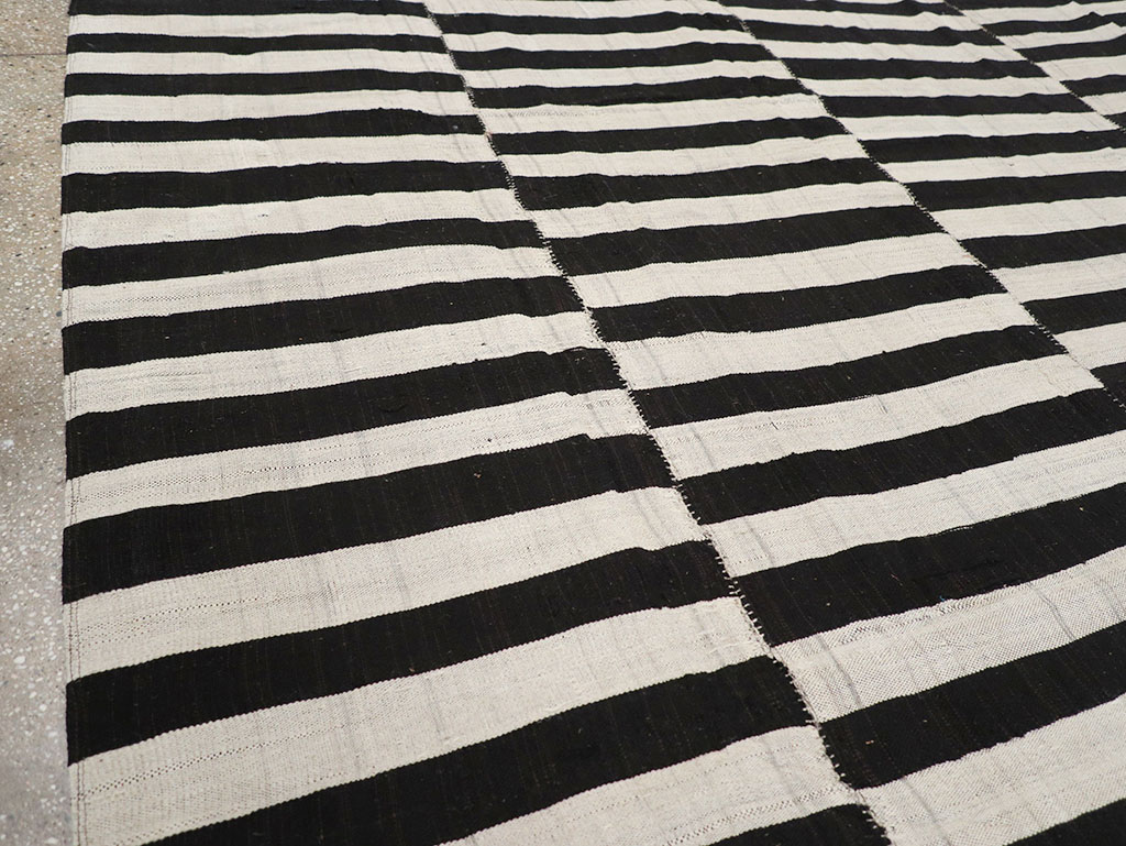 Vintage Persian Flatweave Kilim Room Size Carpet, No.30459 - Gsblank