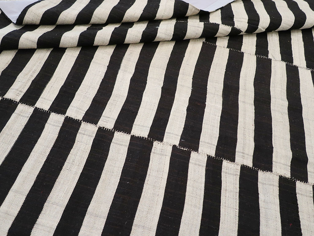 Vintage Persian Flatweave Kilim Room Size Carpet, No.30459 - Gsblank