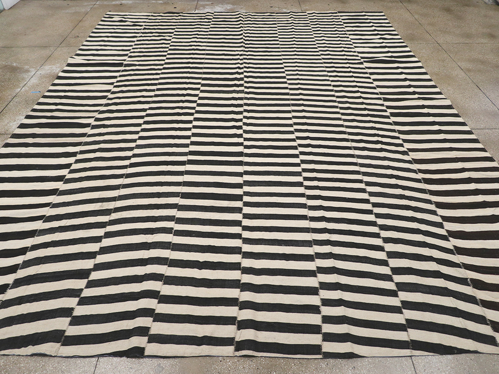 Vintage Persian Flatweave Kilim Large Room Size Carpet, No.30460 - Gsblank