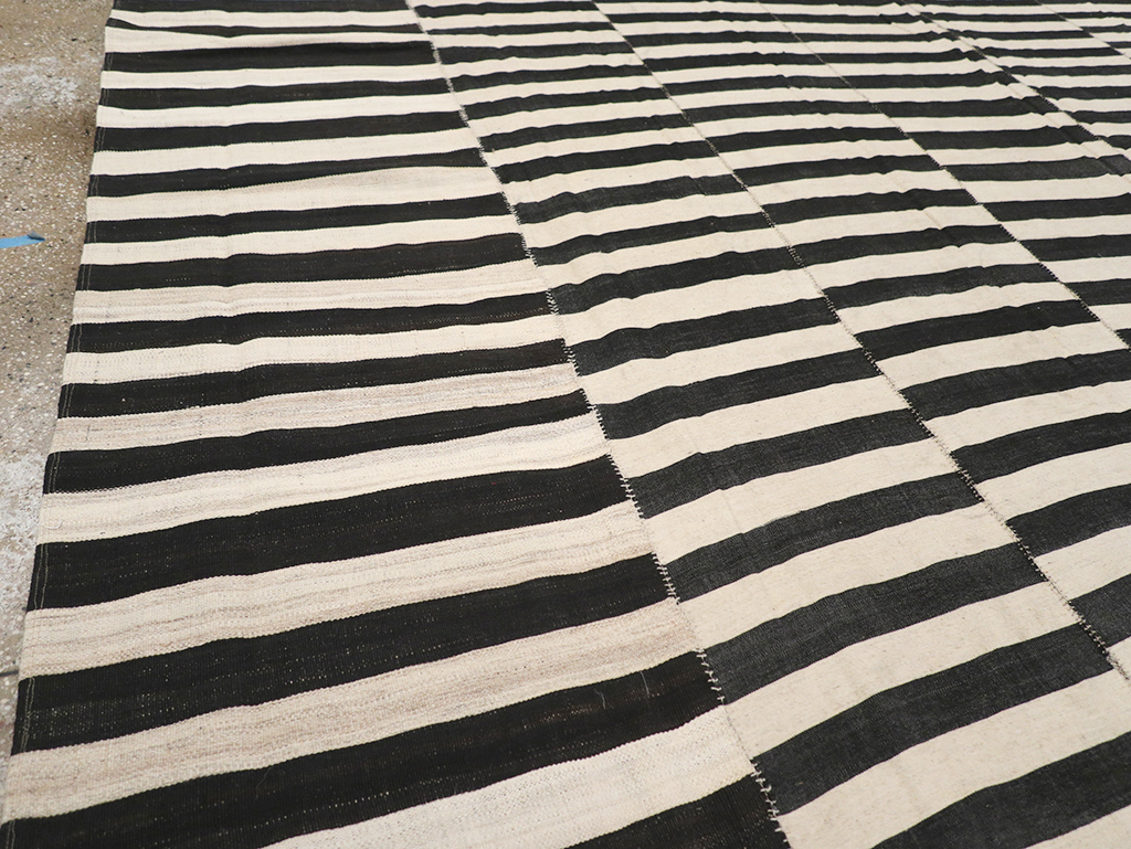 Vintage Persian Flatweave Kilim Large Room Size Carpet, No.30460 - Gsblank