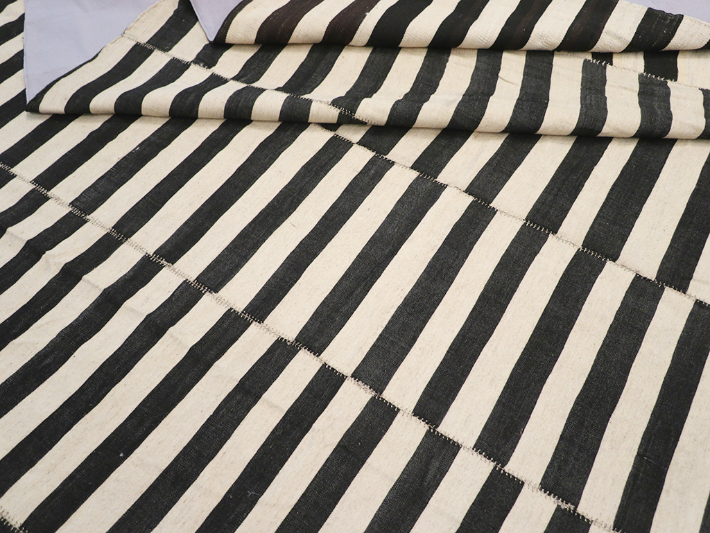 Vintage Persian Flatweave Kilim Large Room Size Carpet, No.30460 - Gsblank