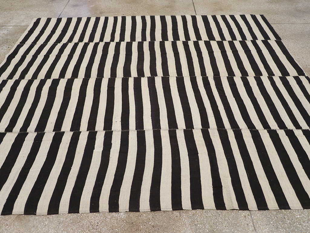 Vintage Persian Flatweave Kilim Small Room Size Carpet, No.30462 - Gsblank