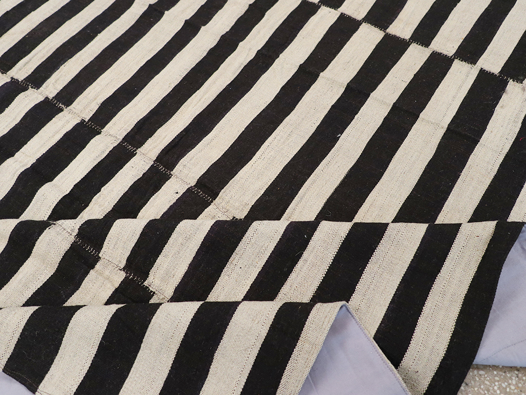 Vintage Persian Flatweave Kilim Small Room Size Carpet, No.30462 - Gsblank