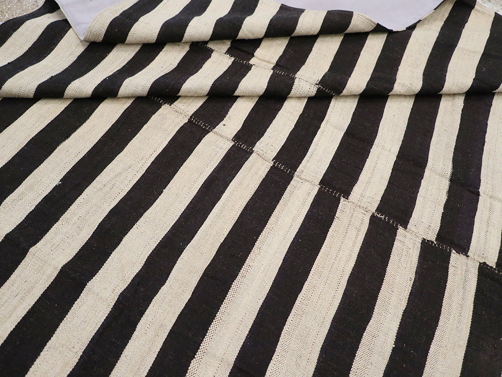 Vintage Persian Flatweave Kilim Small Room Size Carpet, No.30462 - Gsblank